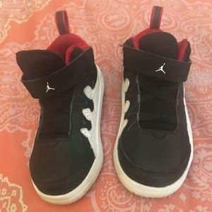 **SOLD** Kids Jordan size 9.5c